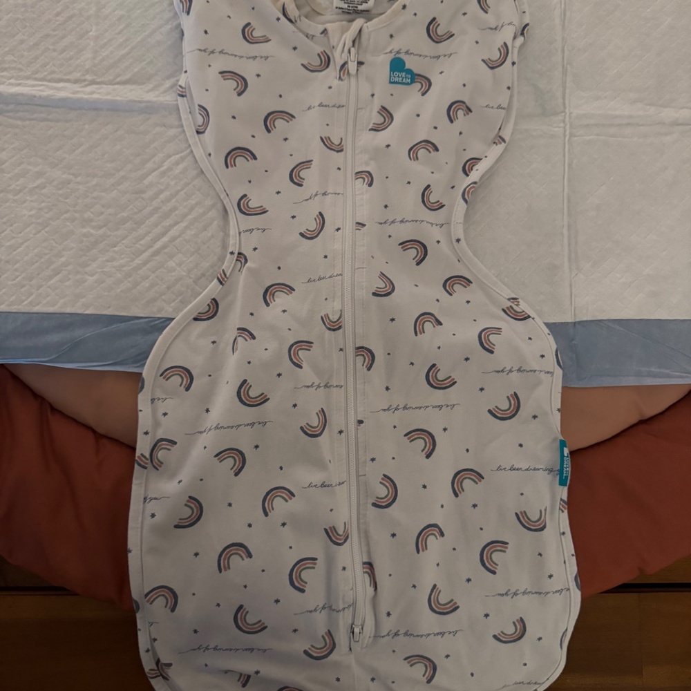 Love to Dream Swaddles, 8-13lbs (size small) x3 - Picture 2 of 7